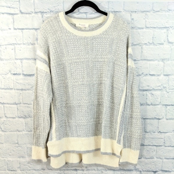 Two by Vince Camuto Sweaters - Two by Vince Camuto Grey Cozy Sweater - XL Two by Vince Camuto Sweaters - Two by Vince Camuto Grey Cozy Sweater - XL